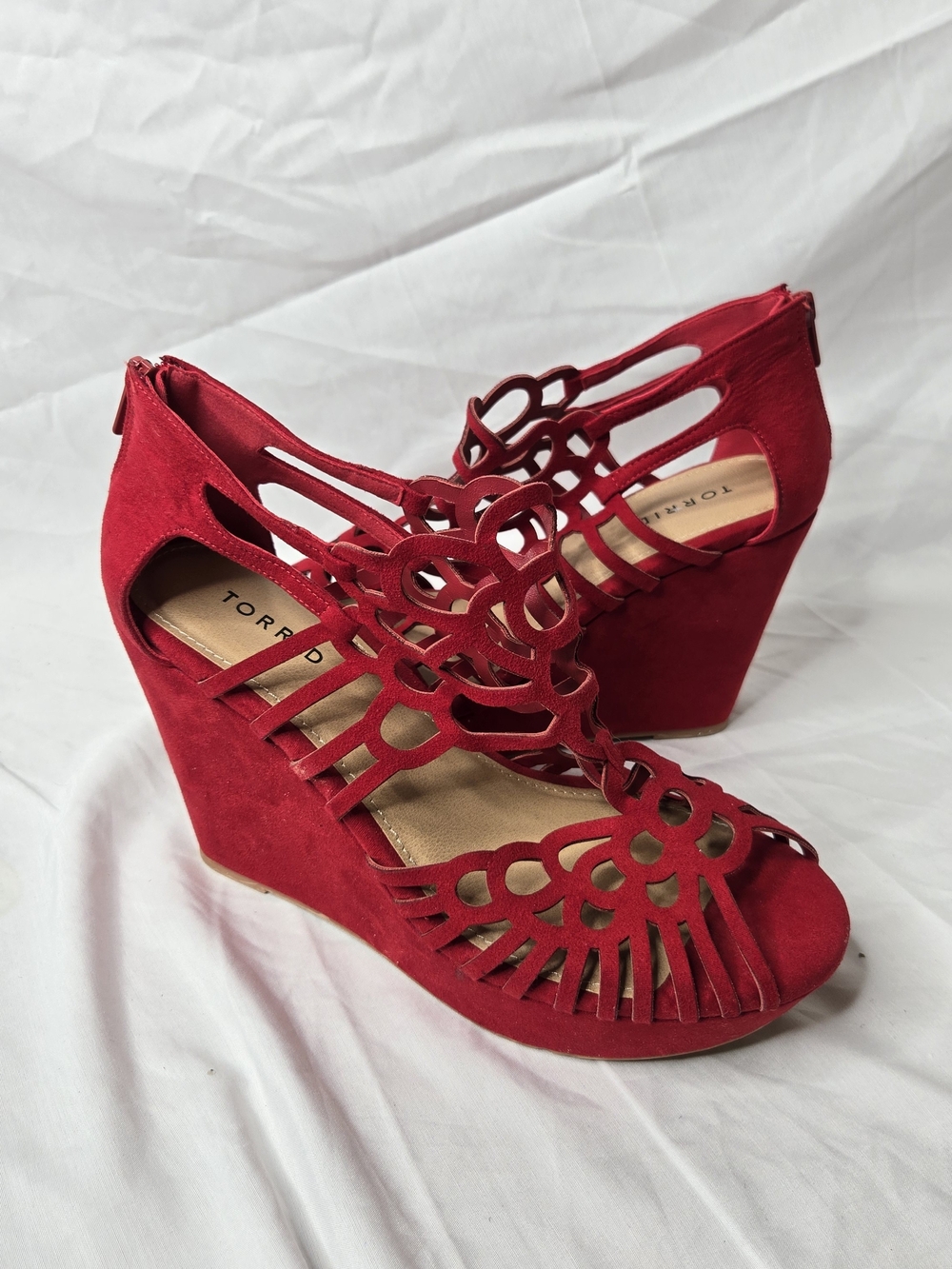 Torrid Red Faux Suede Laser Cut Platform Wedge Sandals Women’s 11W NWOB
